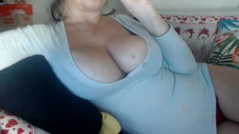 lovelywoman22 online show from December 21, 7:06 pm