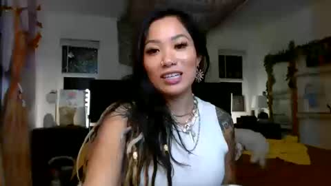 lovelyxmacii online show from October 12, 4:55 am