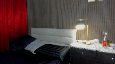 pauleen online show from February 8, 4:03 am