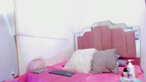 L O V E  online show from February 6, 11:43 am