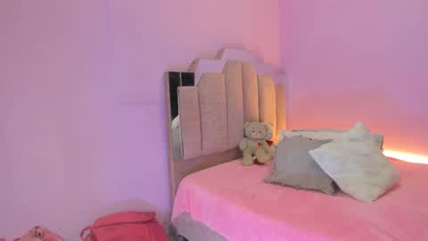 L O V E  online show from September 16, 11:22 am