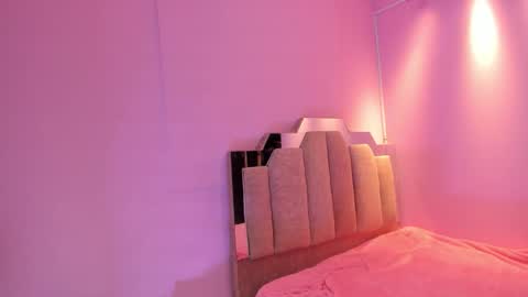 L O V E  online show from October 8, 11:41 am