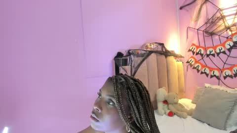 L O V E  online show from October 22, 11:32 am