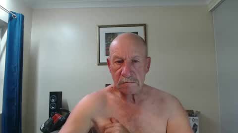 Snapshot of lovesblackazz chatting on February 11, 11:44 pm Lovesblackazz online show from February 11, 11:44 pm