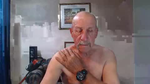 Snapshot of lovesblackazz chatting on September 19, 10:49 am Lovesblackazz online show from September 19, 10:49 am