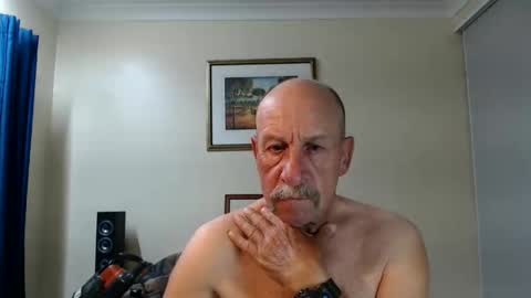 Snapshot of lovesblackazz chatting on November 5, 10:15 am Lovesblackazz online show from November 5, 10:15 am