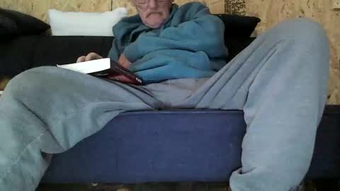 just here to have fun and cum online show from October 31, 7:26 pm