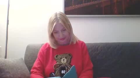 Snapshot of lovestar544963 chatting on December 2, 7:38 pm Marlyn online show from December 2, 7:38 pm