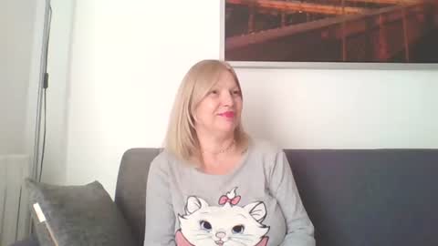 Snapshot of lovestar544963 chatting on February 20, 2:57 pm Marlyn online show from February 20, 2:57 pm