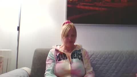 Snapshot of lovestar544963 chatting on October 9, 9:02 pm Marlyn online show from October 9, 9:02 pm