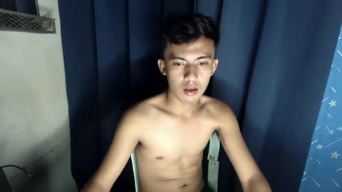 Snapshot of lovetosuckxox chatting on February 11, 2:24 pm lovetosuckxox online show from February 11, 2:24 pm