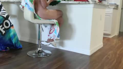 lovingcouple1969 online show from December 15, 1:15 pm