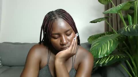 loyalcutie online show from January 12, 1:05 pm