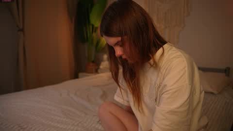 Snapshot of lu__lane chatting on September 29, 7:57 am Lu 3 online show from September 29, 7:57 am