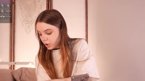 Snapshot of lu__lane chatting on October 10, 8:24 am Lu 3 online show from October 10, 8:24 am