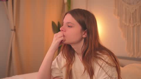 Snapshot of lu__lane chatting on October 15, 8:14 am Lu 3 online show from October 15, 8:14 am