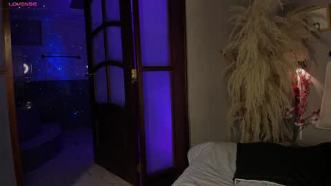  ---Goys incredible photographs online show from January 13, 6:05 pm