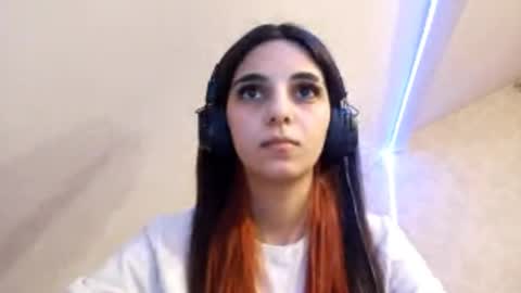 Snapshot of luannmaixner chatting on December 18, 11:16 am luannmaixner online show from December 18, 11:16 am