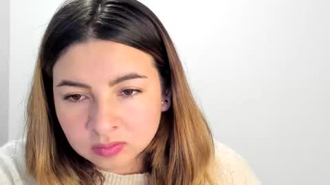 luara__01__lecat_1 online show from October 11, 1:38 am