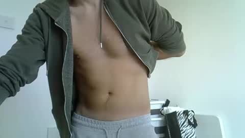 Snapshot of luca2828 chatting on November 13, 8:57 am luca2828 online show from November 13, 8:57 am