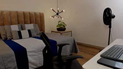 luca_morettii online show from September 10, 12:05 pm