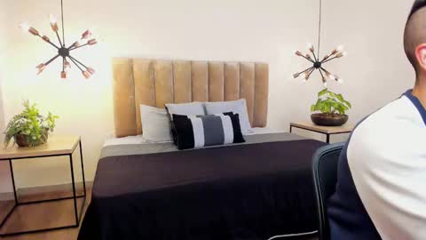 luca_morettii online show from September 18, 12:07 pm