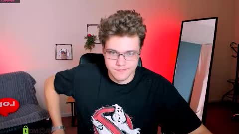 Snapshot of lucas_long_ chatting on September 28, 6:46 pm lucas_long_ online show from September 28, 6:46 pm