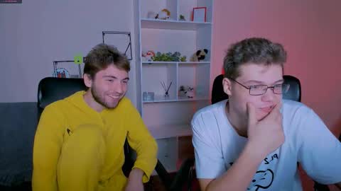 Snapshot of lucas_long_ chatting on October 9, 7:23 pm lucas_long_ online show from October 9, 7:23 pm