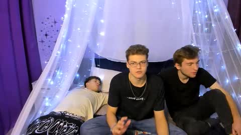 Snapshot of lucas_long_ chatting on October 18, 7:03 pm lucas_long_ online show from October 18, 7:03 pm