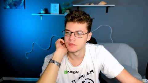 Snapshot of lucas_long_ chatting on October 20, 8:37 am lucas_long_ online show from October 20, 8:37 am