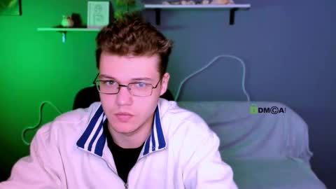 Snapshot of lucas_long_ chatting on October 21, 8:48 am lucas_long_ online show from October 21, 8:48 am