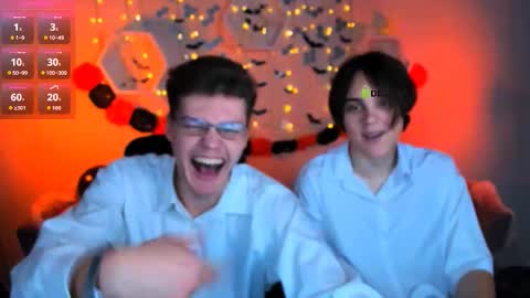 Snapshot of lucas_long_ chatting on October 25, 8:55 am lucas_long_ online show from October 25, 8:55 am