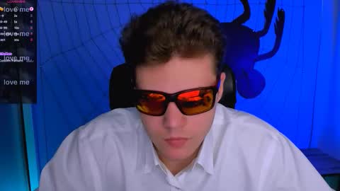 Snapshot of lucas_long_ chatting on October 28, 9:46 am lucas_long_ online show from October 28, 9:46 am