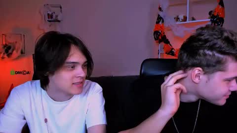 Snapshot of lucas_long_ chatting on November 2, 9:44 am lucas_long_ online show from November 2, 9:44 am