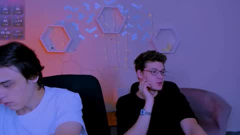 Snapshot of lucas_long_ chatting on November 8, 9:42 am lucas_long_ online show from November 8, 9:42 am