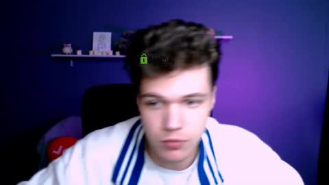 Snapshot of lucas_long_ chatting on November 14, 8:18 pm lucas_long_ online show from November 14, 8:18 pm