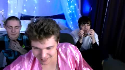 Snapshot of lucas_long_ chatting on November 27, 10:28 am lucas_long_ online show from November 27, 10:28 am