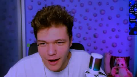 Snapshot of lucas_long_ chatting on November 30, 10:30 am lucas_long_ online show from November 30, 10:30 am