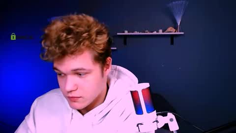 Snapshot of lucas_long_ chatting on December 14, 9:36 am lucas_long_ online show from December 14, 9:36 am