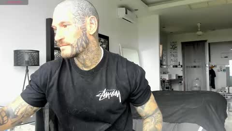 Snapshot of lucasexclusive chatting on December 22, 5:12 am lucasexclusive online show from December 22, 5:12 am