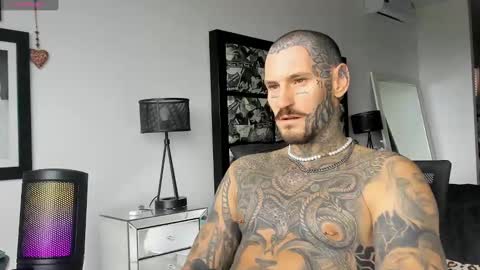 Snapshot of lucasexclusive chatting on January 6, 7:09 am lucasexclusive online show from January 6, 7:09 am