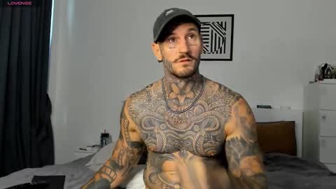 Snapshot of lucasexclusive chatting on November 13, 5:39 am lucasexclusive online show from November 13, 5:39 am