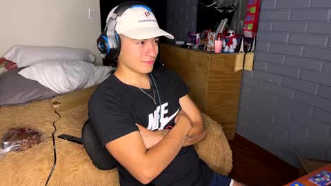 Snapshot of luchosaando chatting on December 22, 12:39 am Felipe online show from December 22, 12:39 am