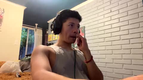 Snapshot of luchosaando chatting on February 2, 11:53 pm Felipe online show from February 2, 11:53 pm