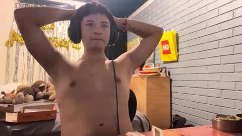 Snapshot of luchosaando chatting on February 11, 12:17 am Felipe online show from February 11, 12:17 am