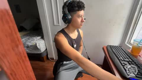 Snapshot of luchosaando chatting on September 25, 8:23 pm Felipe online show from September 25, 8:23 pm