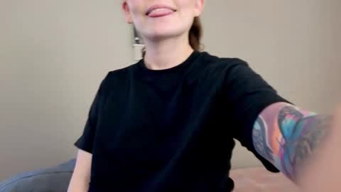 Snapshot of luci_fer15 chatting on March 12, 11:54 pm Luci y Fer online show from March 12, 11:54 pm