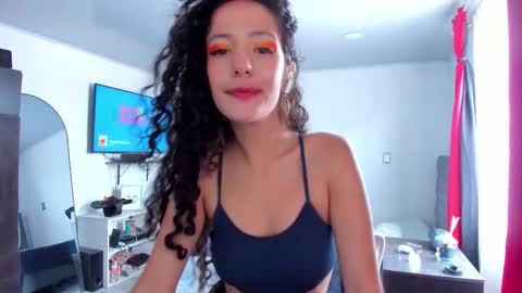 Lucia online show from November 3, 3:57 pm