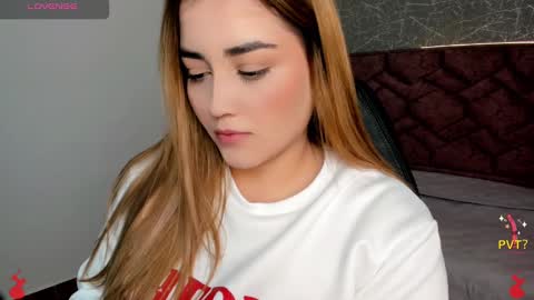 lucia star  online show from January 11, 11:45 am