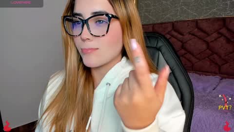 lucia star  online show from January 21, 3:10 pm